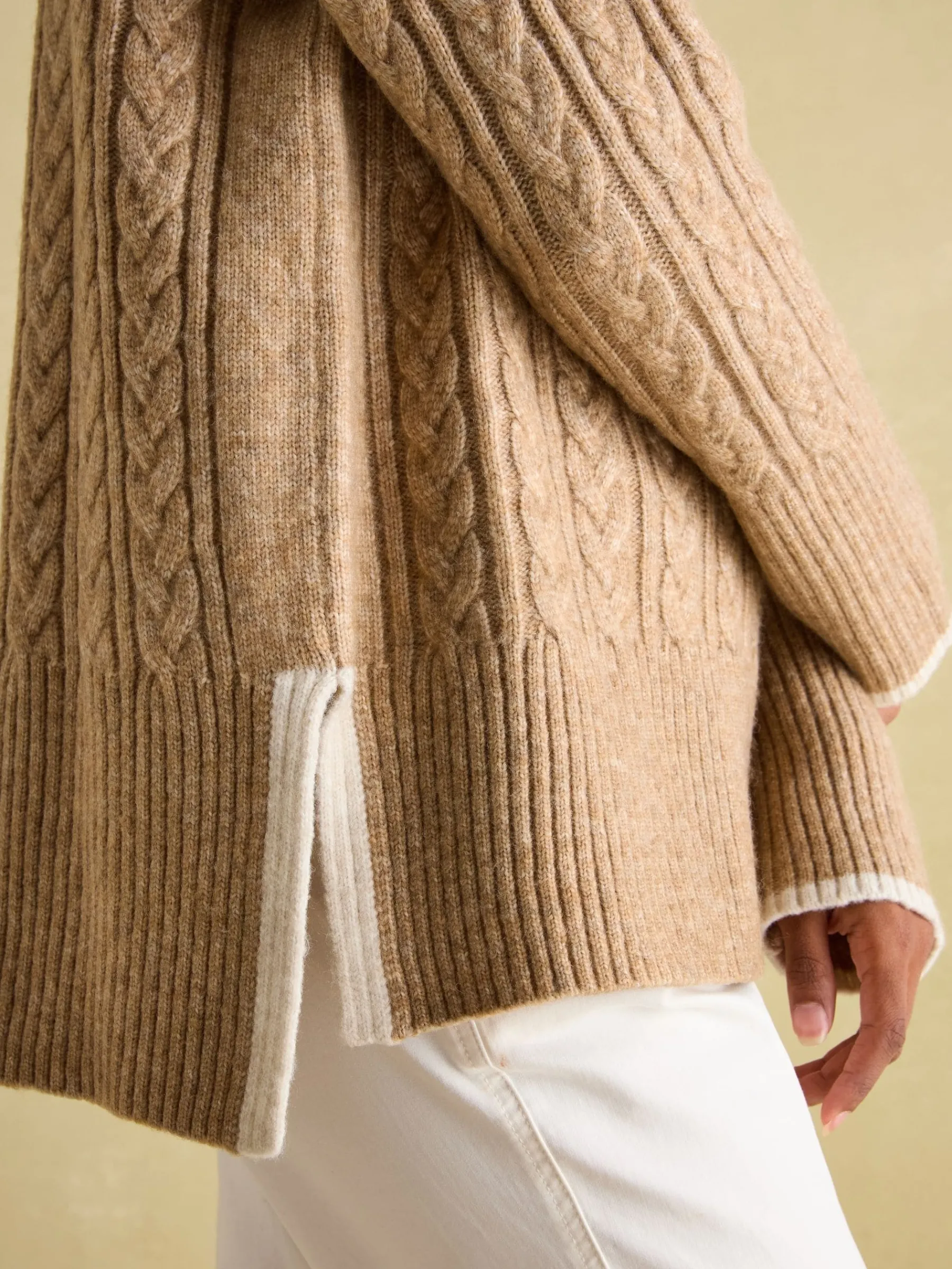 Betsy Button Shoulder Cable Jumper<Joules
