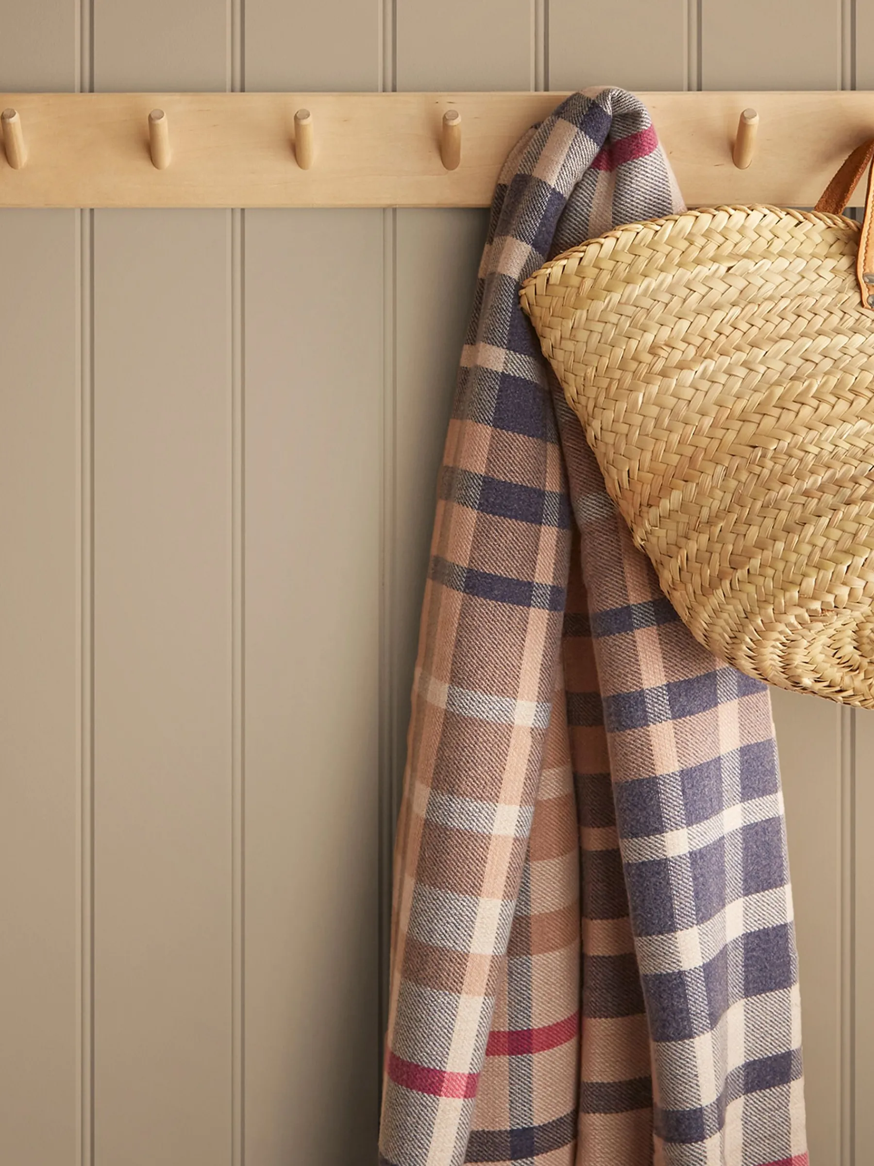 Crispy Leaf Natural Multi Surface Matt Emulsion<Joules Sale