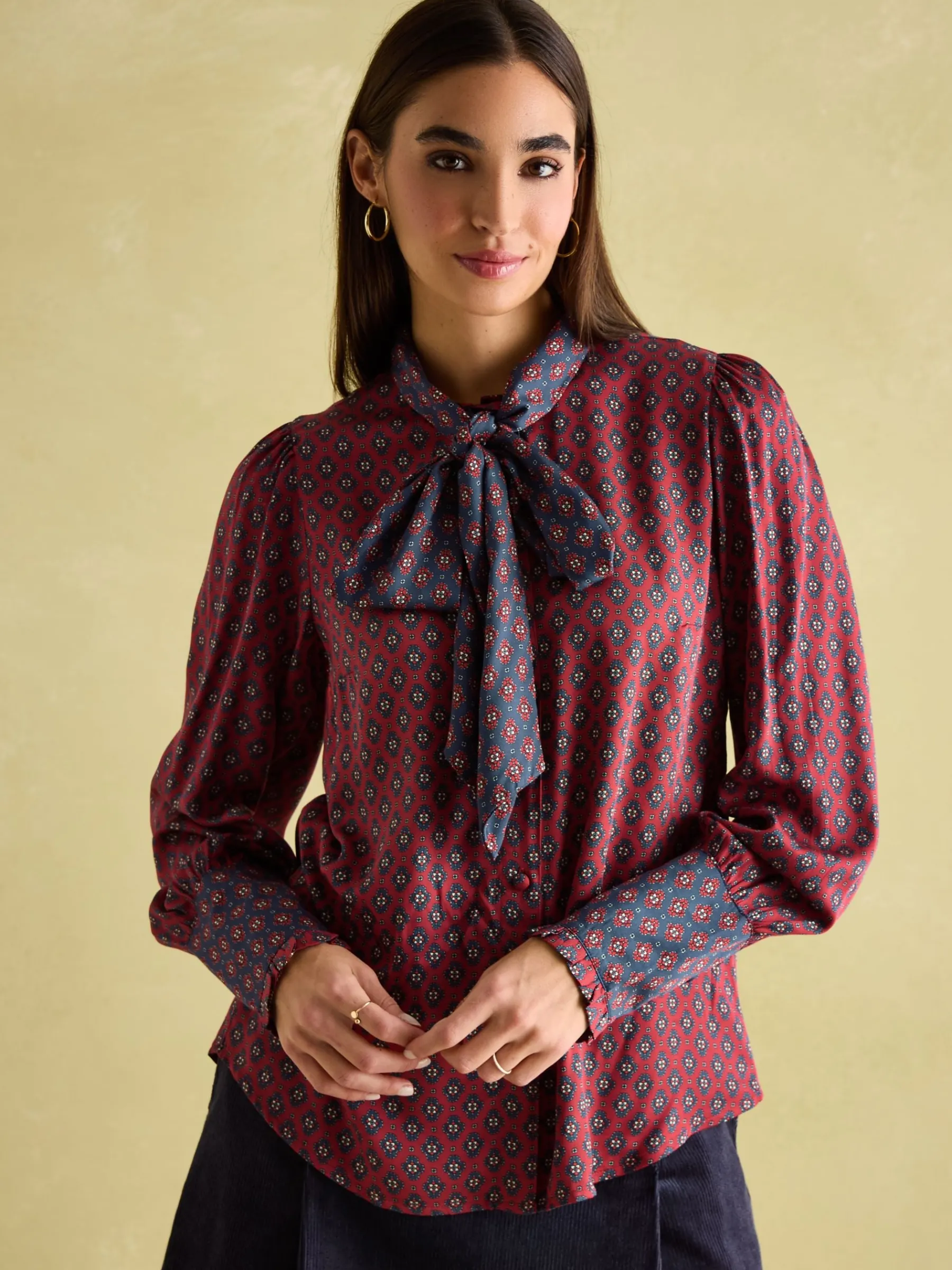 Everly Tie Neck Blouse<Joules Outlet