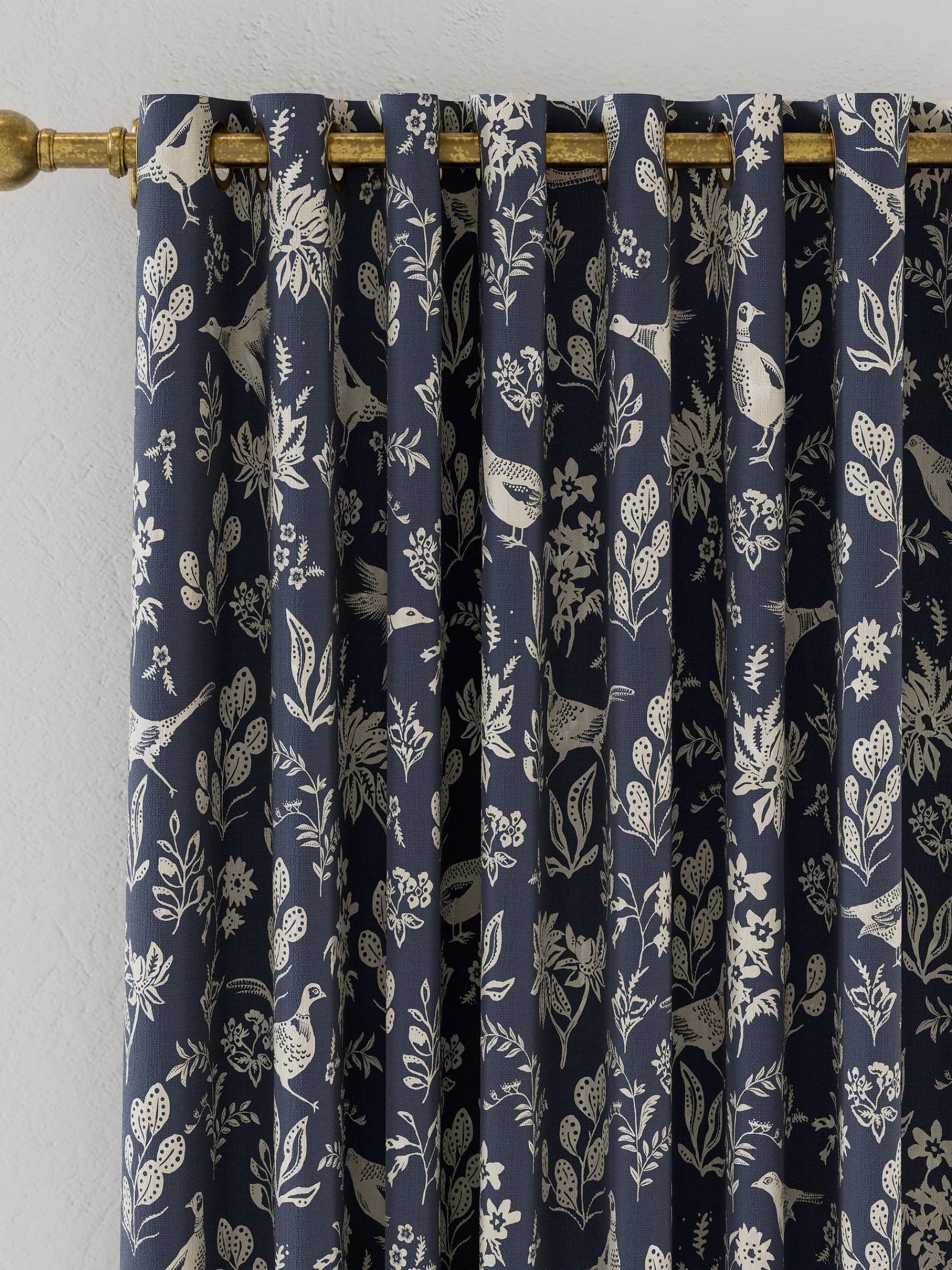 Festival Pheasants Set of 2 Blackout Eyelet Curtains<Joules