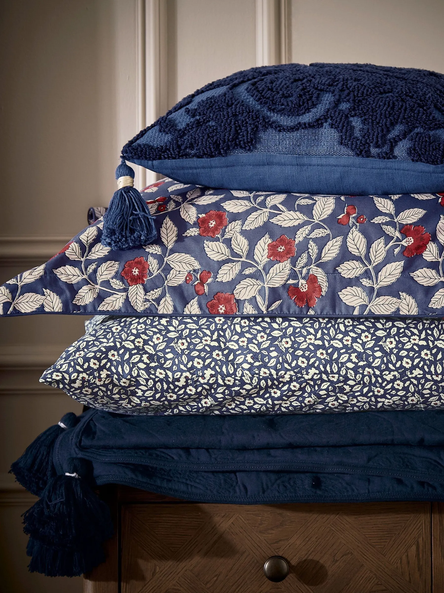 Grove Floral 100% Cotton Bedding Set<Joules Hot