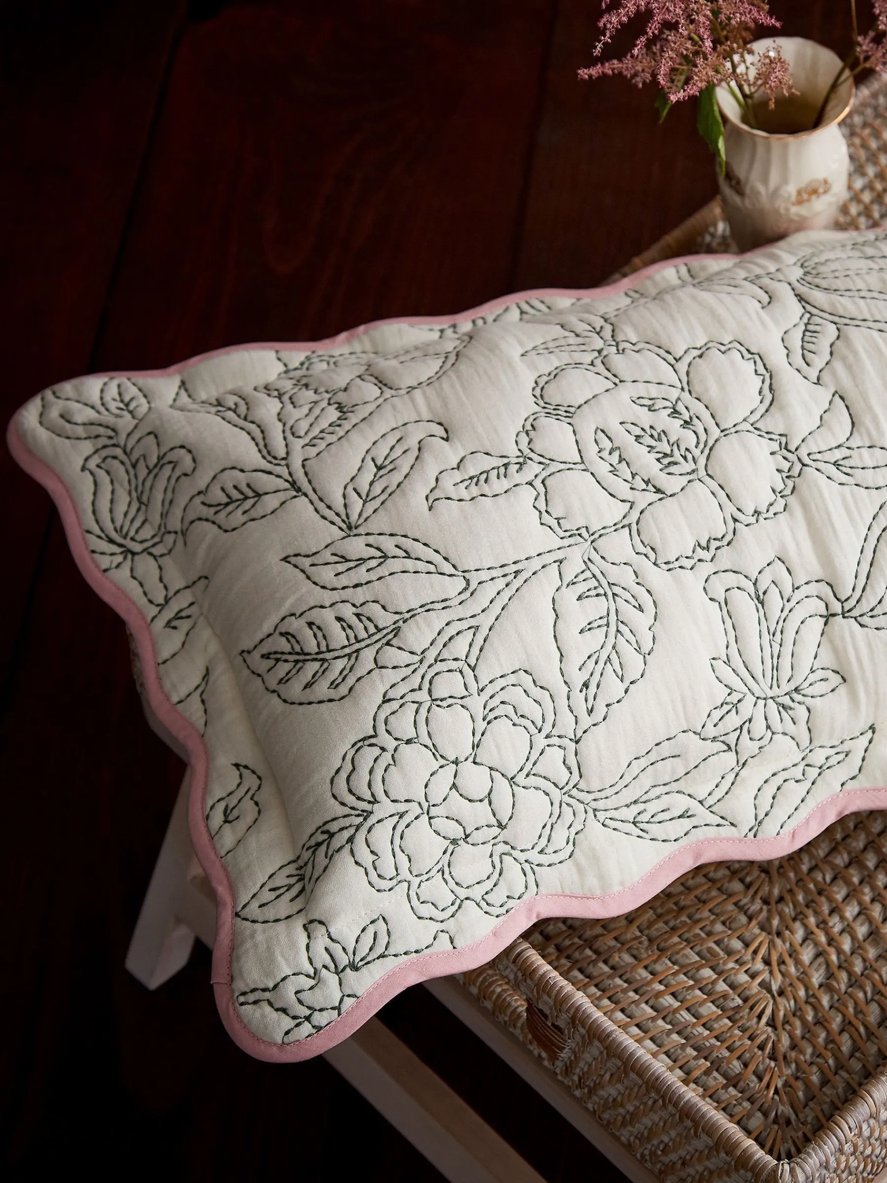 Juliette 100% Cotton Scalloped Embroidered Cushion<Joules Online